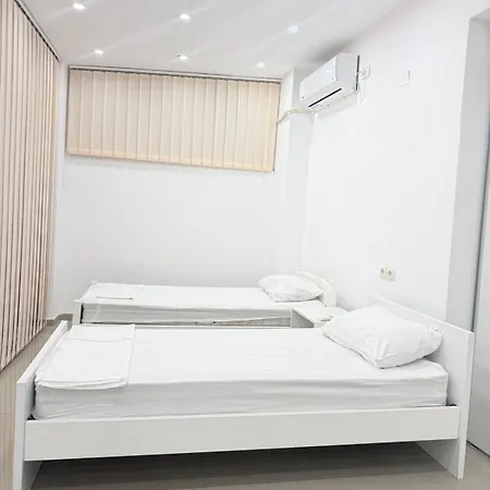 White Sarande
